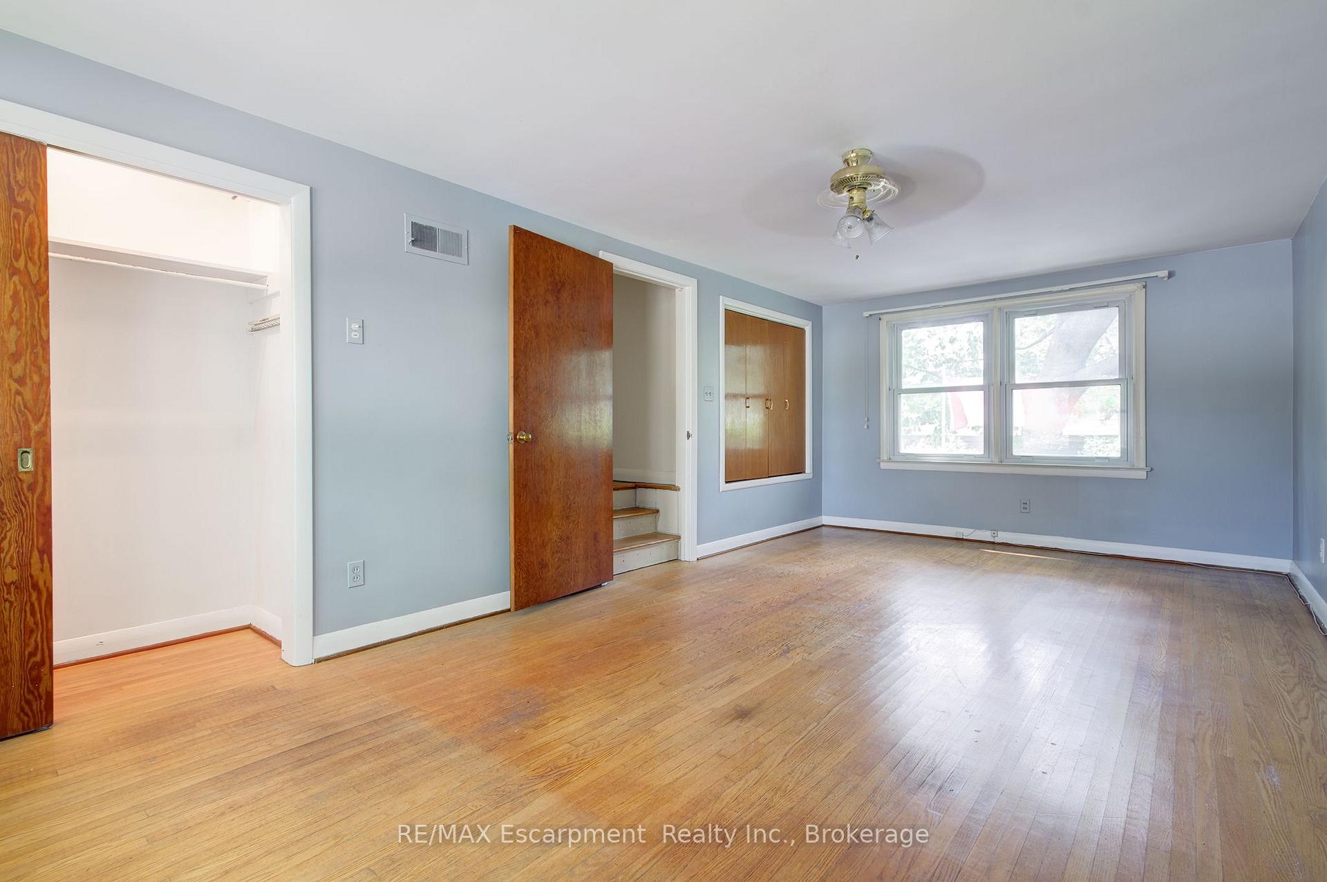 Photo 8 of 2198 Yorkshire Crescent, Burlington, Brant — HOMEH