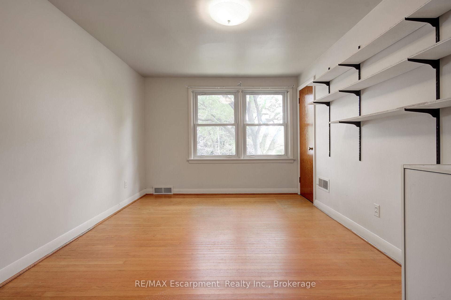 Photo 9 of 2198 Yorkshire Crescent, Burlington, Brant — HOMEH