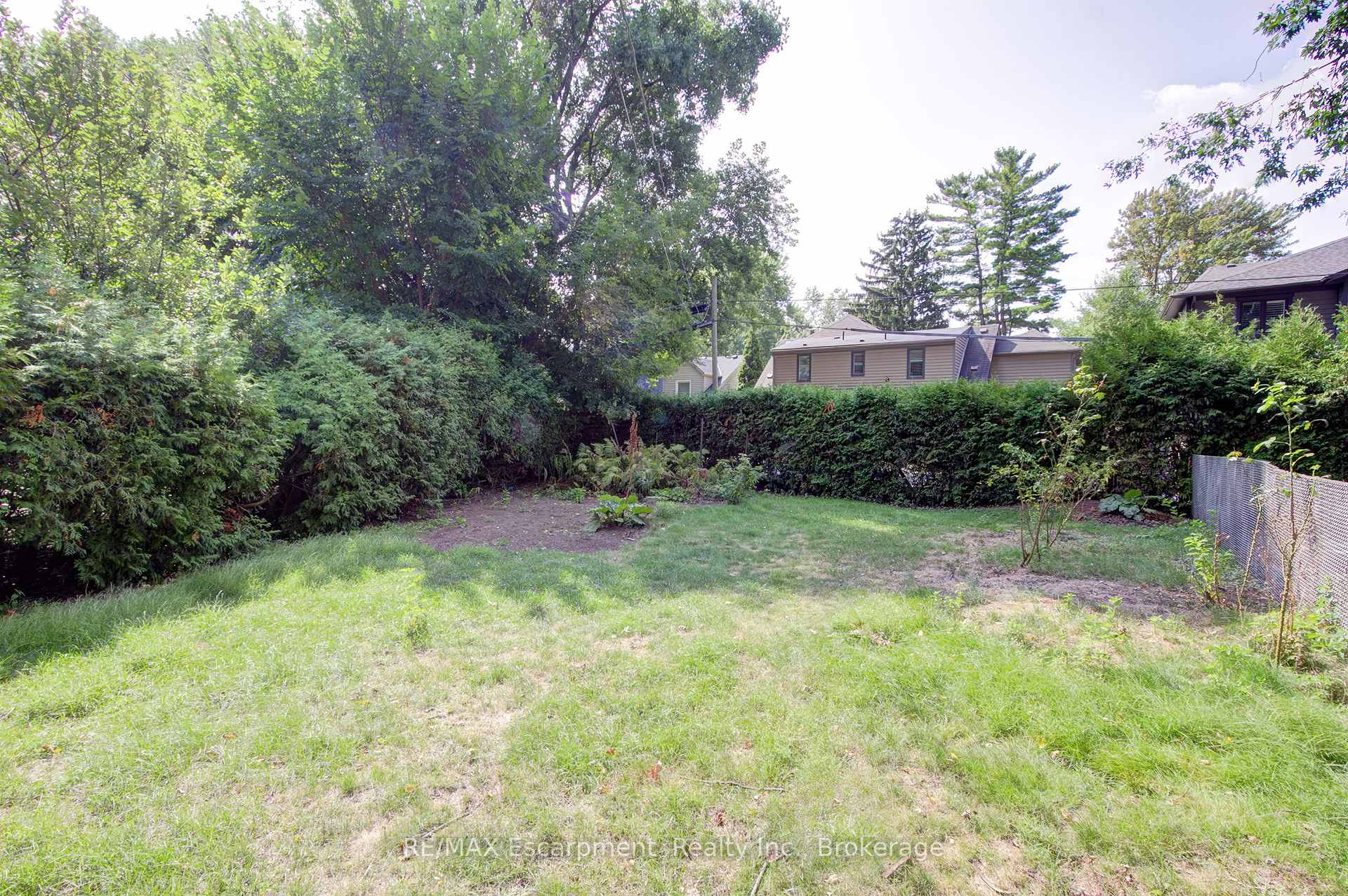 Photo 23 of 2198 Yorkshire Crescent, Burlington, Brant — HOMEH