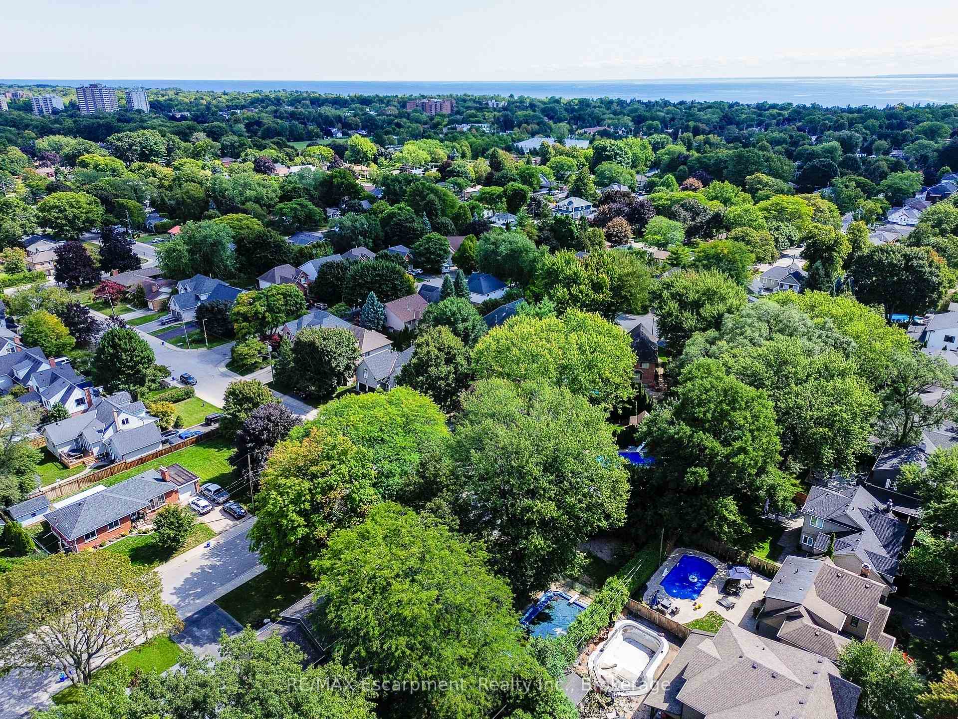 Photo 29 of 2198 Yorkshire Crescent, Burlington, Brant — HOMEH