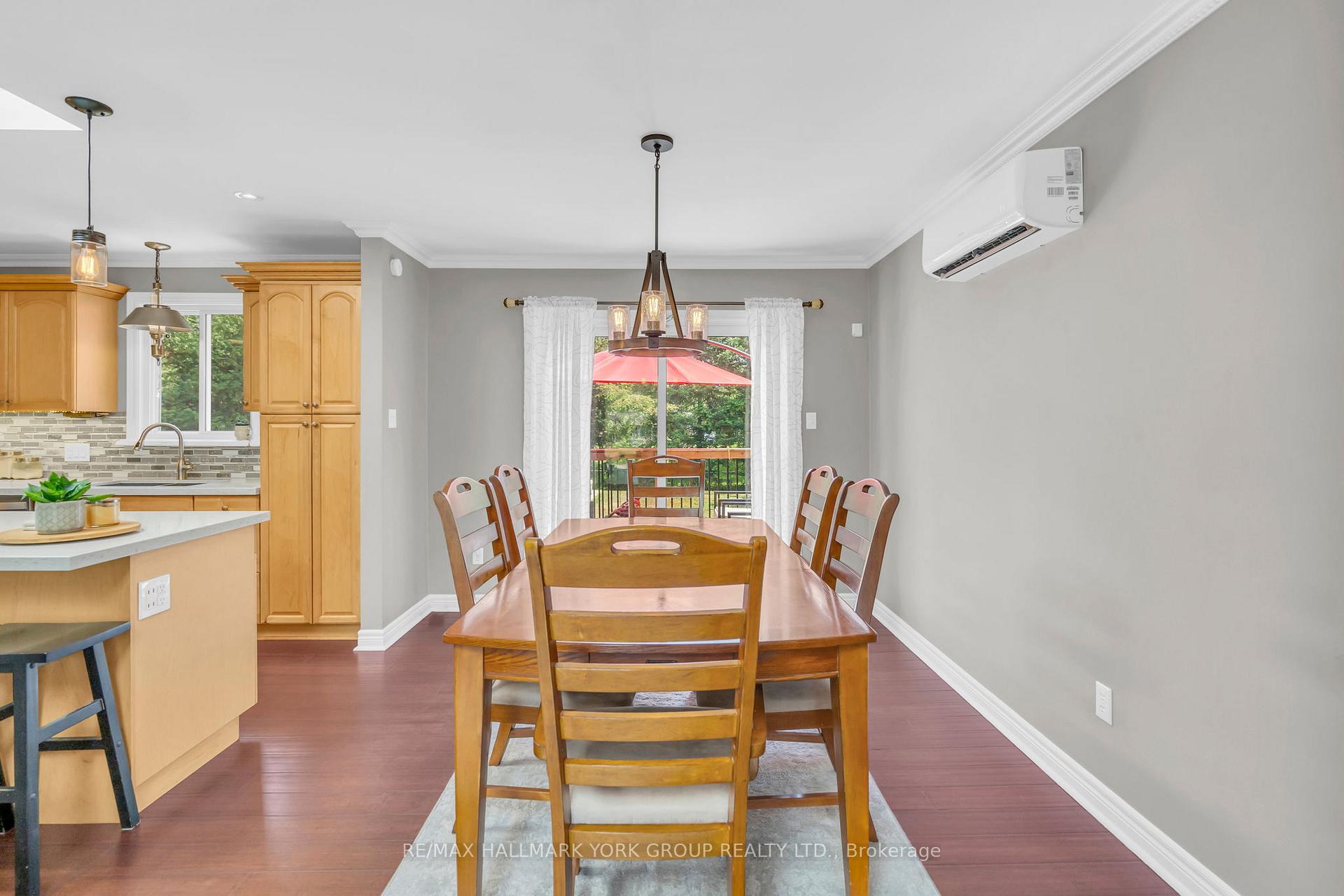 Photo 11 of 15 Brook Crescent, Georgina, Pefferlaw — HOMEH