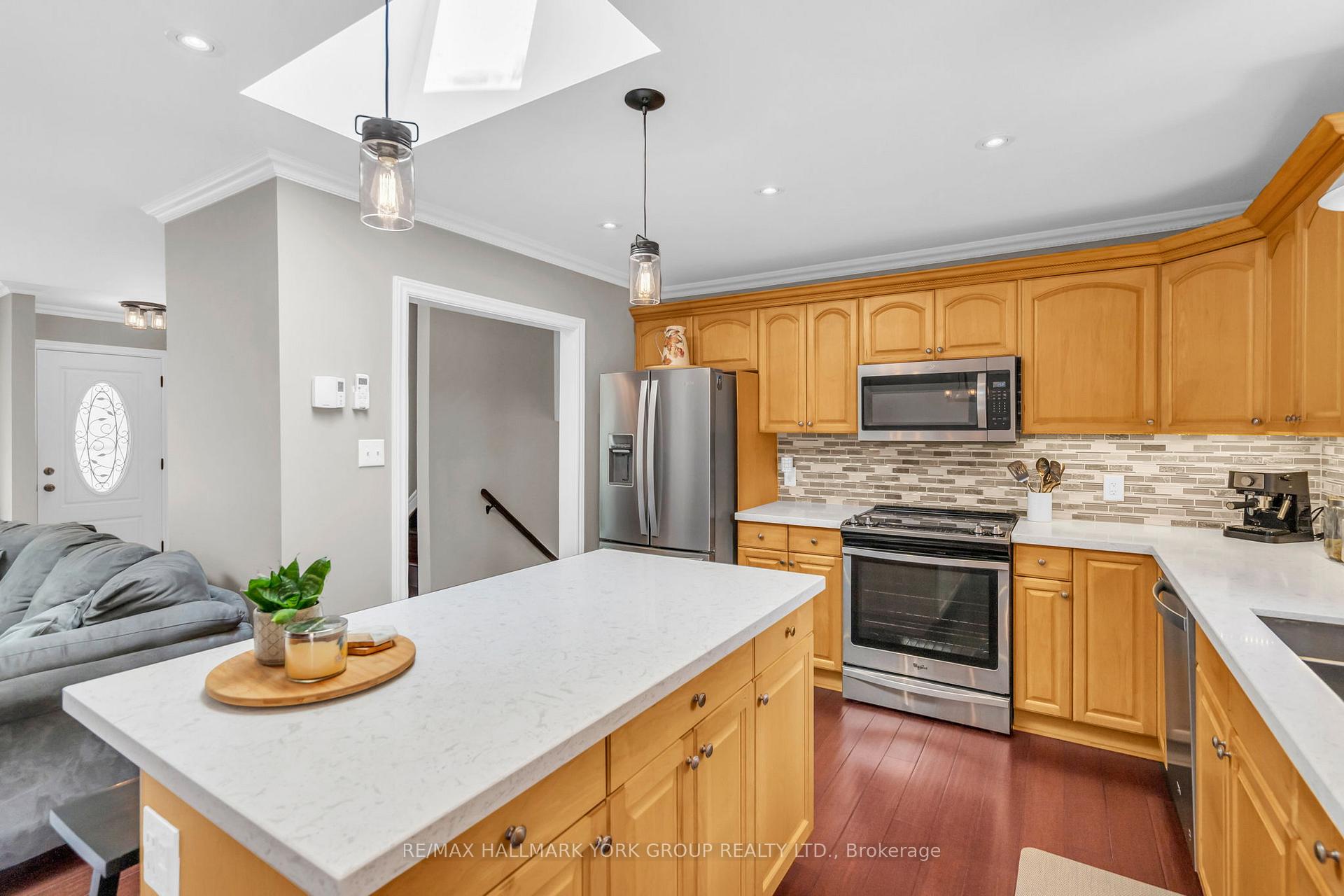 Photo 15 of 15 Brook Crescent, Georgina, Pefferlaw — HOMEH