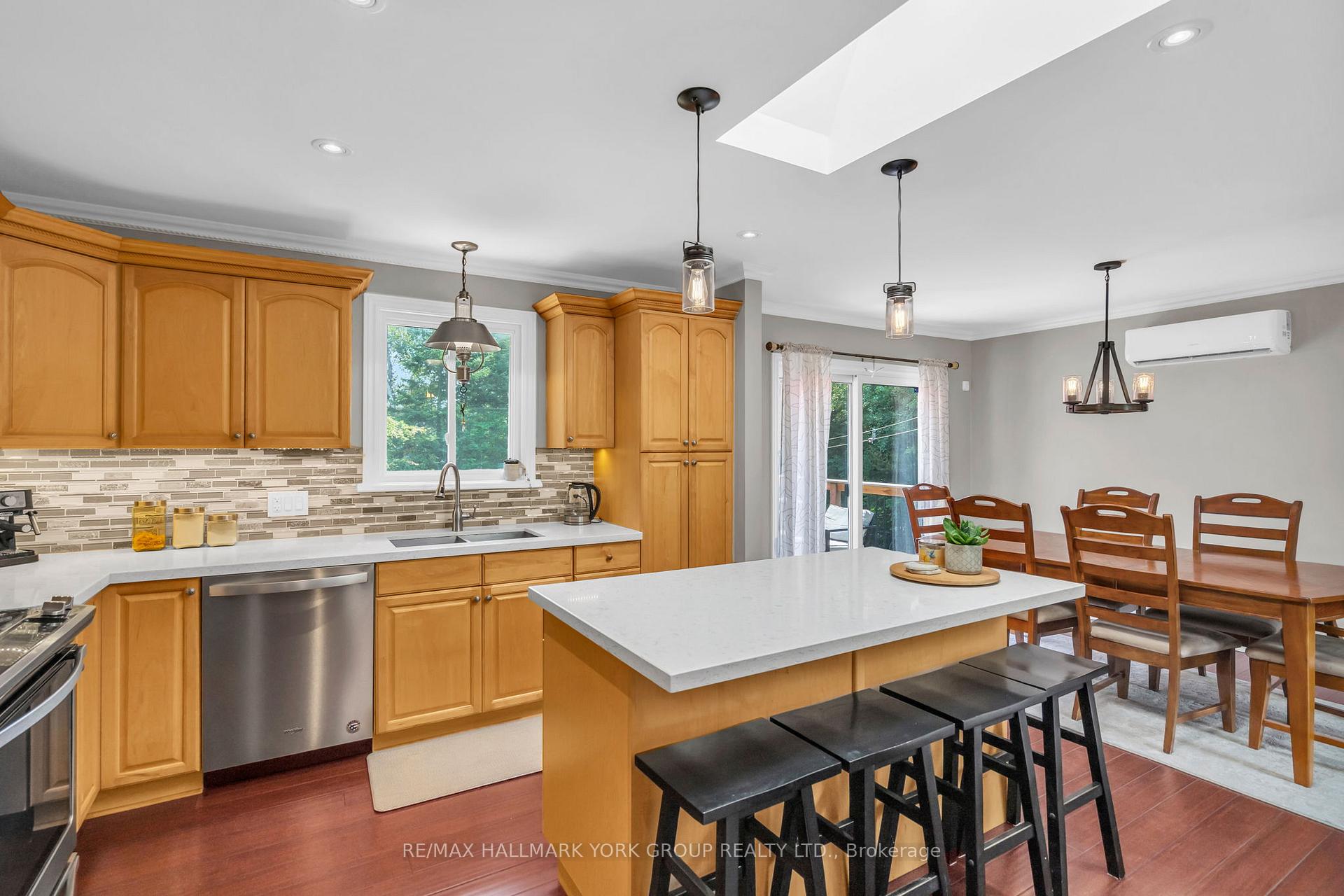 Photo 16 of 15 Brook Crescent, Georgina, Pefferlaw — HOMEH