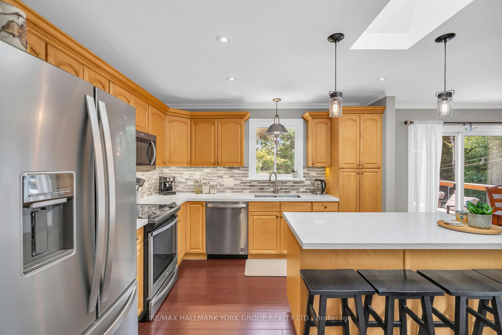 Photo 17 of 15 Brook Crescent, Georgina, Pefferlaw — HOMEH