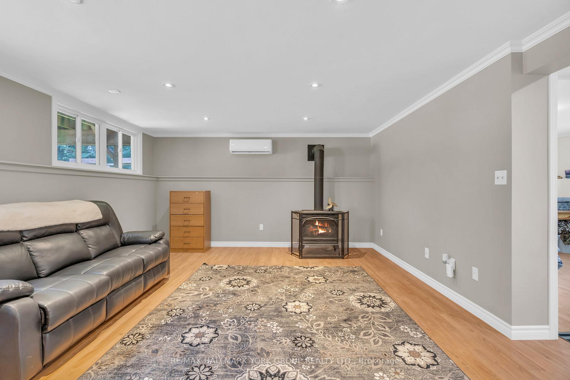 Photo 36 of 15 Brook Crescent, Georgina, Pefferlaw — HOMEH