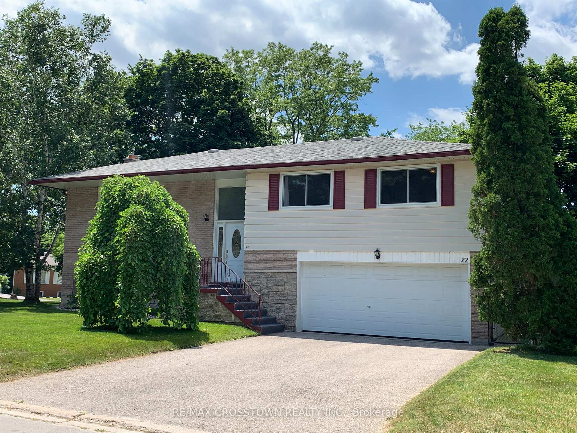 Photo 1 of 22 Jane Crescent, Barrie, Allandale Heights — HOMEH