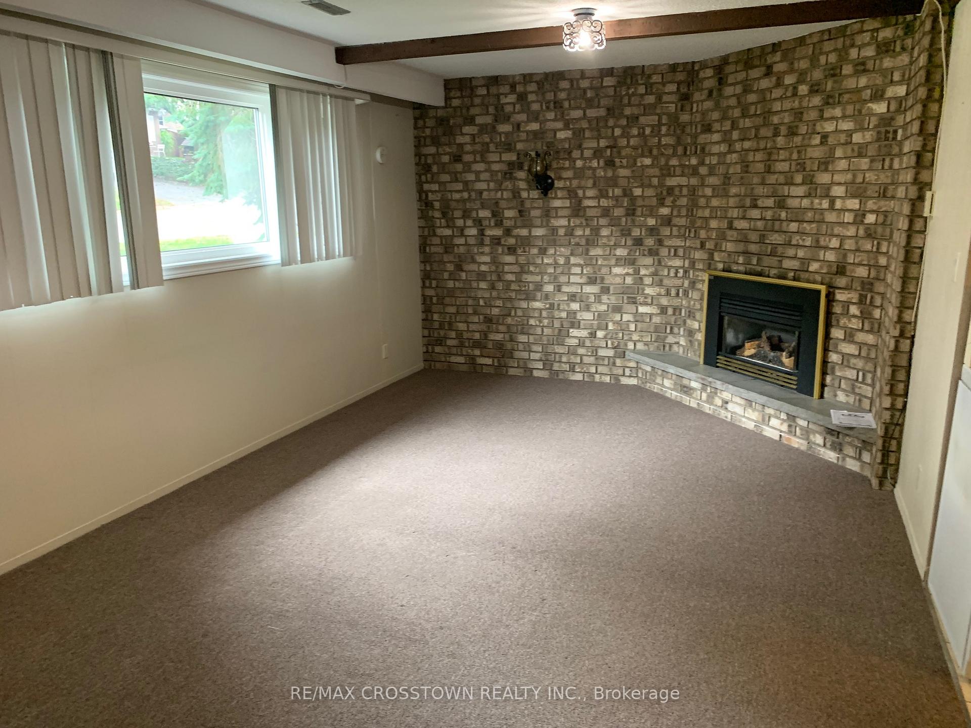 Photo 10 of 22 Jane Crescent, Barrie, Allandale Heights — HOMEH