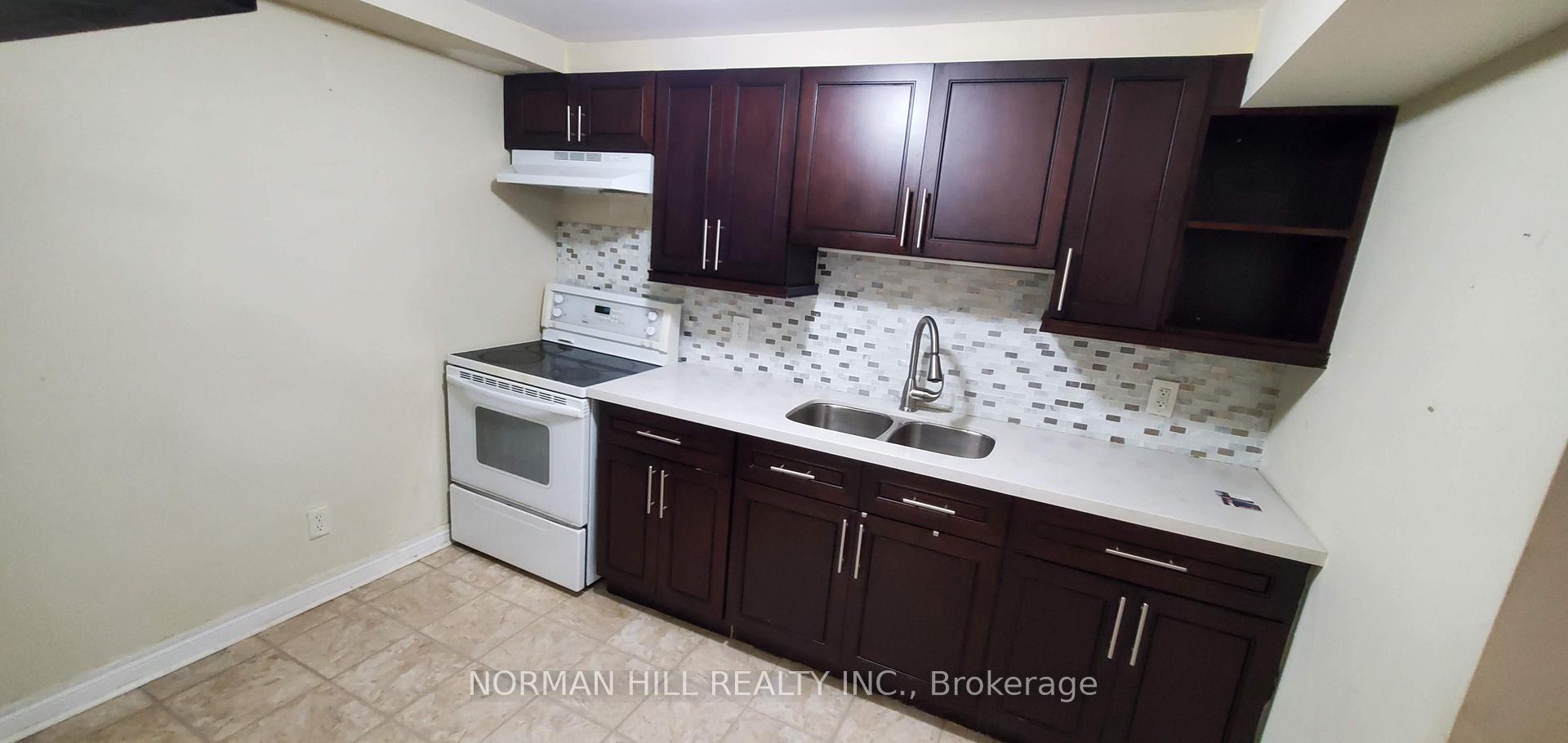 Photo 3 of Unit B, 58 Bernick Drive, Barrie, Georgian Drive — HOMEH