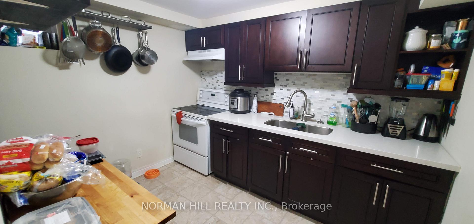 Photo 4 of Unit B, 58 Bernick Drive, Barrie, Georgian Drive — HOMEH