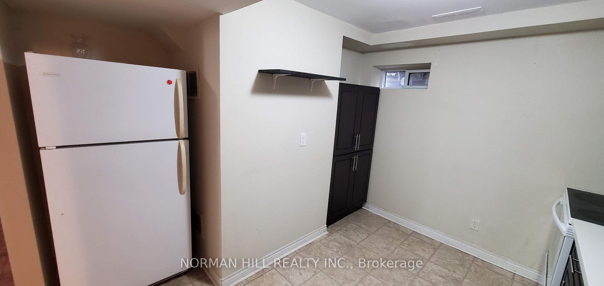 Photo 5 of Unit B, 58 Bernick Drive, Barrie, Georgian Drive — HOMEH
