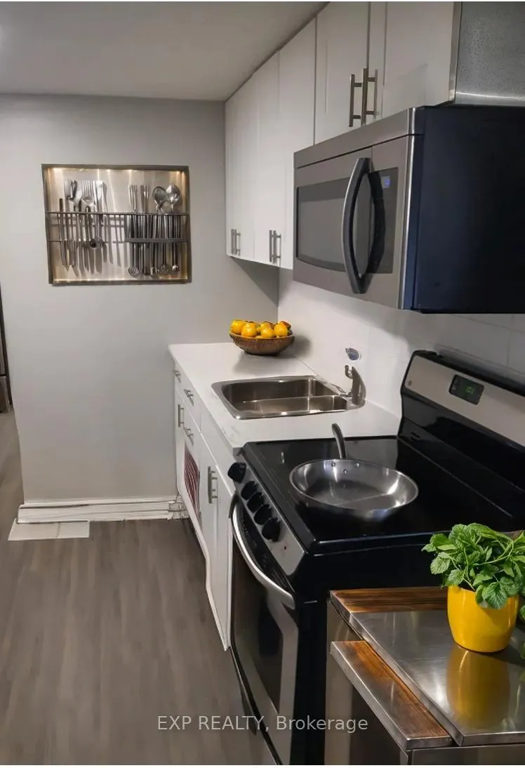 Photo 3 of Unit 5, 70 Victoria Avenue S, Hamilton, Stinson — HOMEH