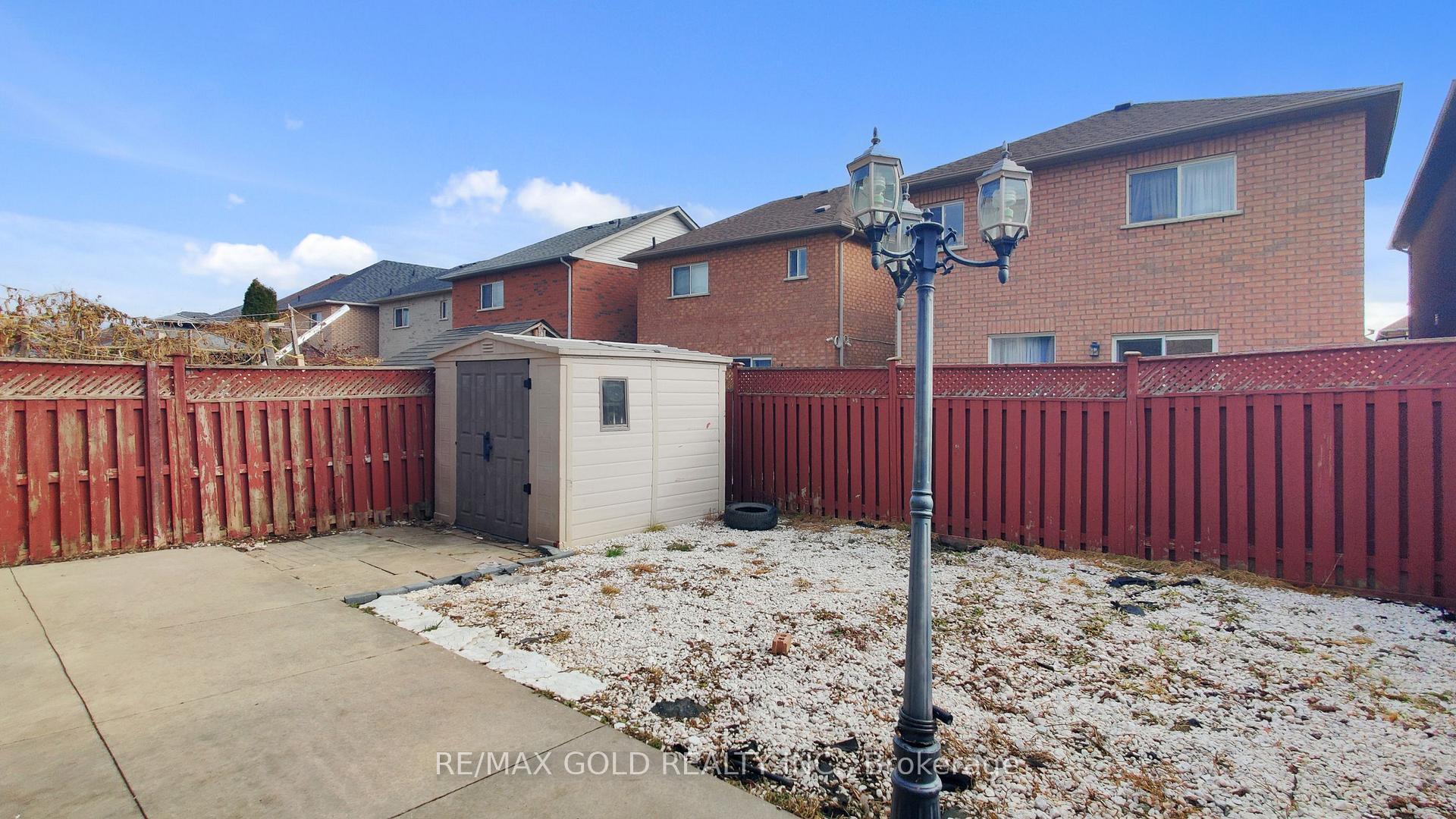 Photo 1 of 73 Pauline Crescent, Brampton, Fletcher's Meadow — HOMEH