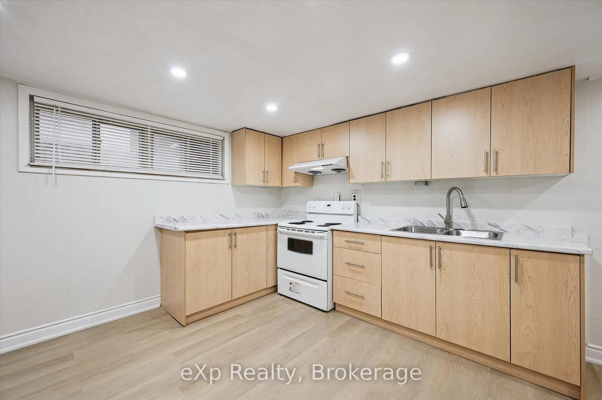 Photo 32 of 53 Nicklin Crescent, Guelph, Riverside Park — HOMEH
