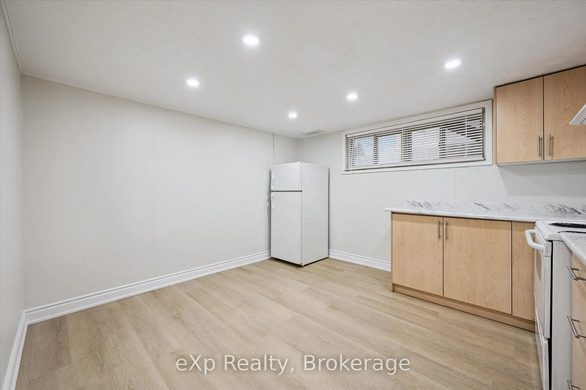 Photo 33 of 53 Nicklin Crescent, Guelph, Riverside Park — HOMEH