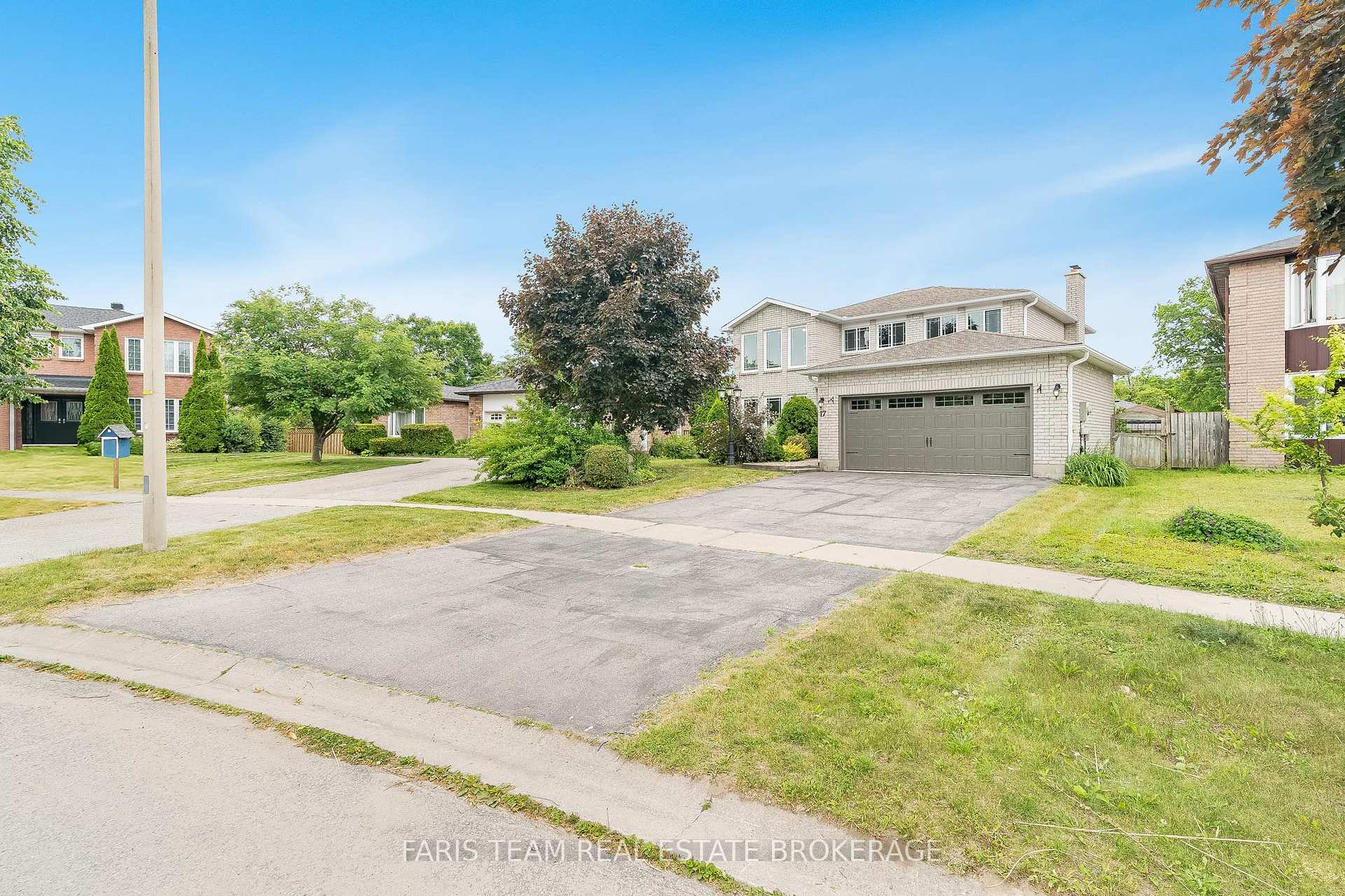 Photo 1 of 17 Radenhurst Crescent, Barrie, Grove East — HOMEH