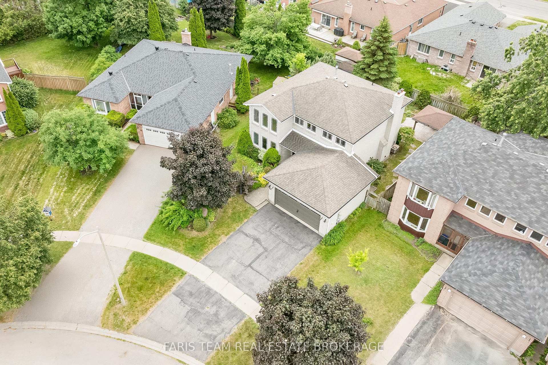 Photo 3 of 17 Radenhurst Crescent, Barrie, Grove East — HOMEH