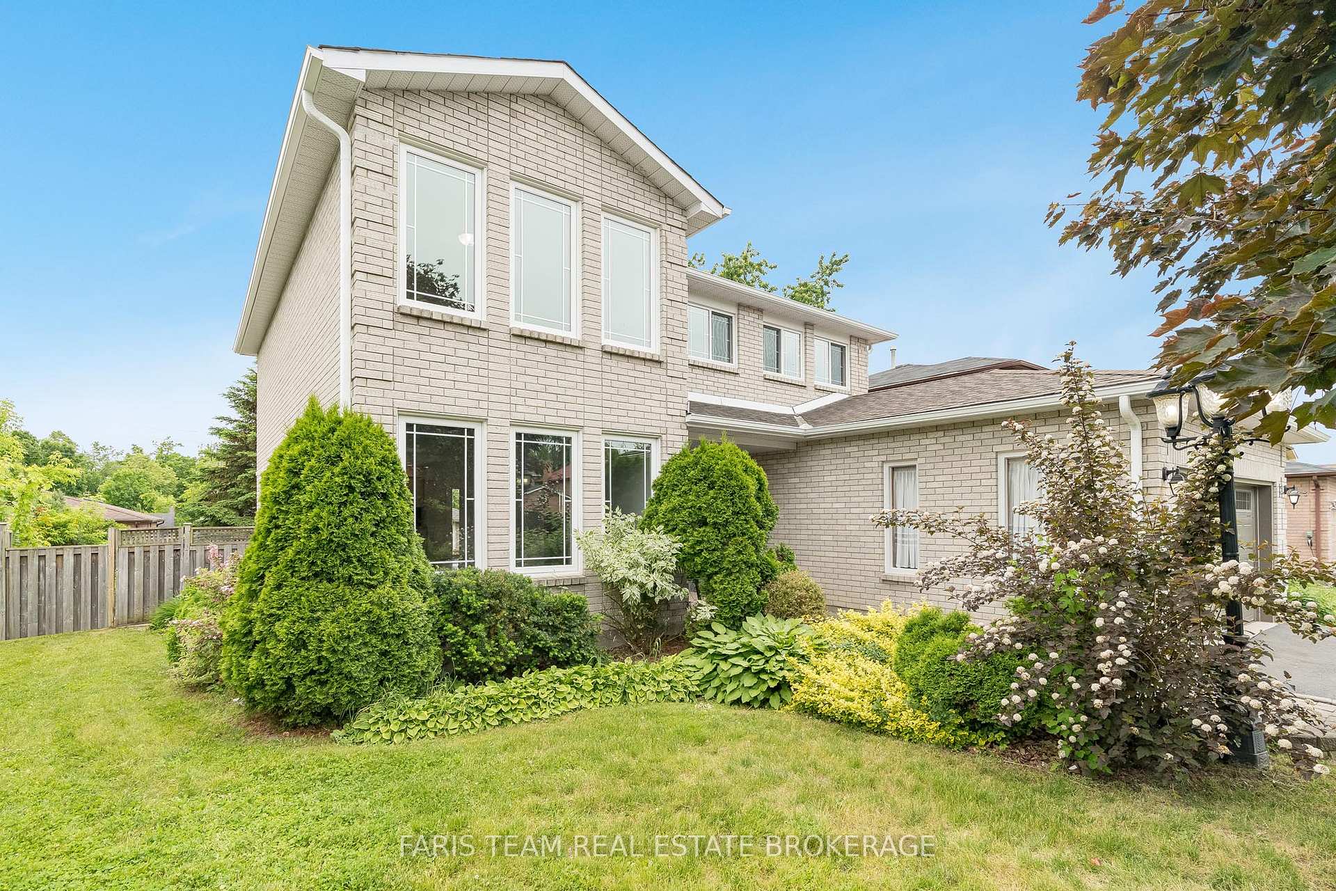 Photo 5 of 17 Radenhurst Crescent, Barrie, Grove East — HOMEH