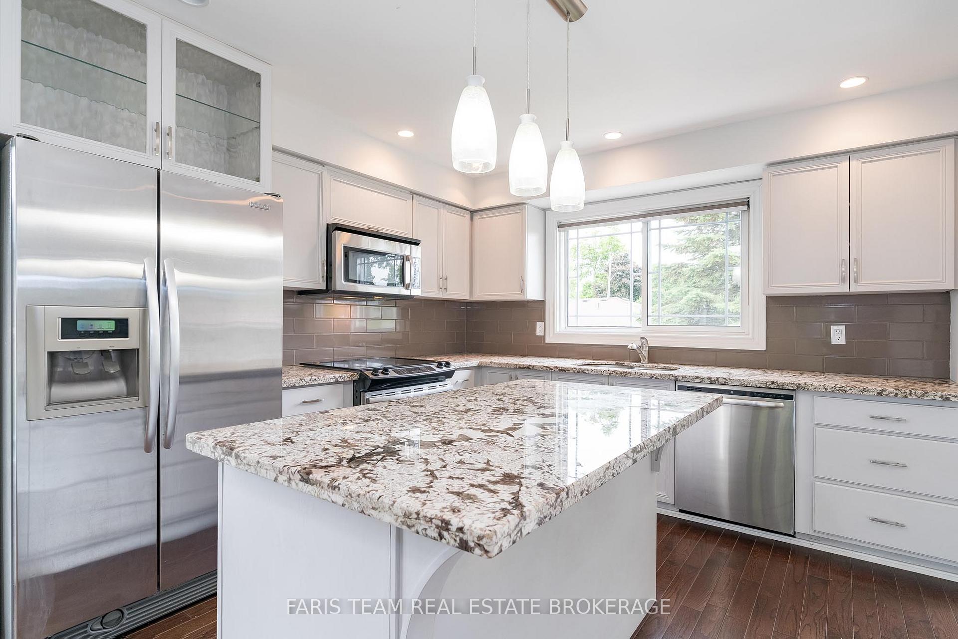 Photo 9 of 17 Radenhurst Crescent, Barrie, Grove East — HOMEH