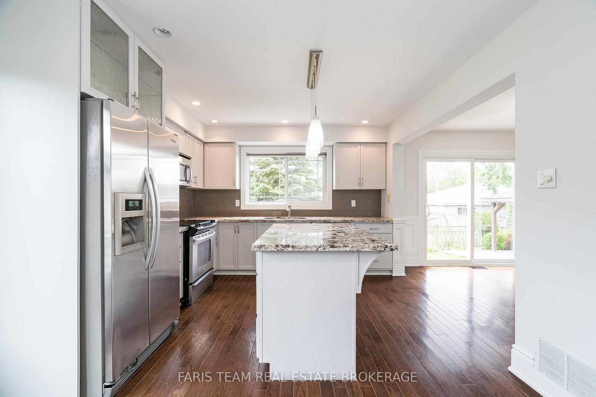 Photo 10 of 17 Radenhurst Crescent, Barrie, Grove East — HOMEH