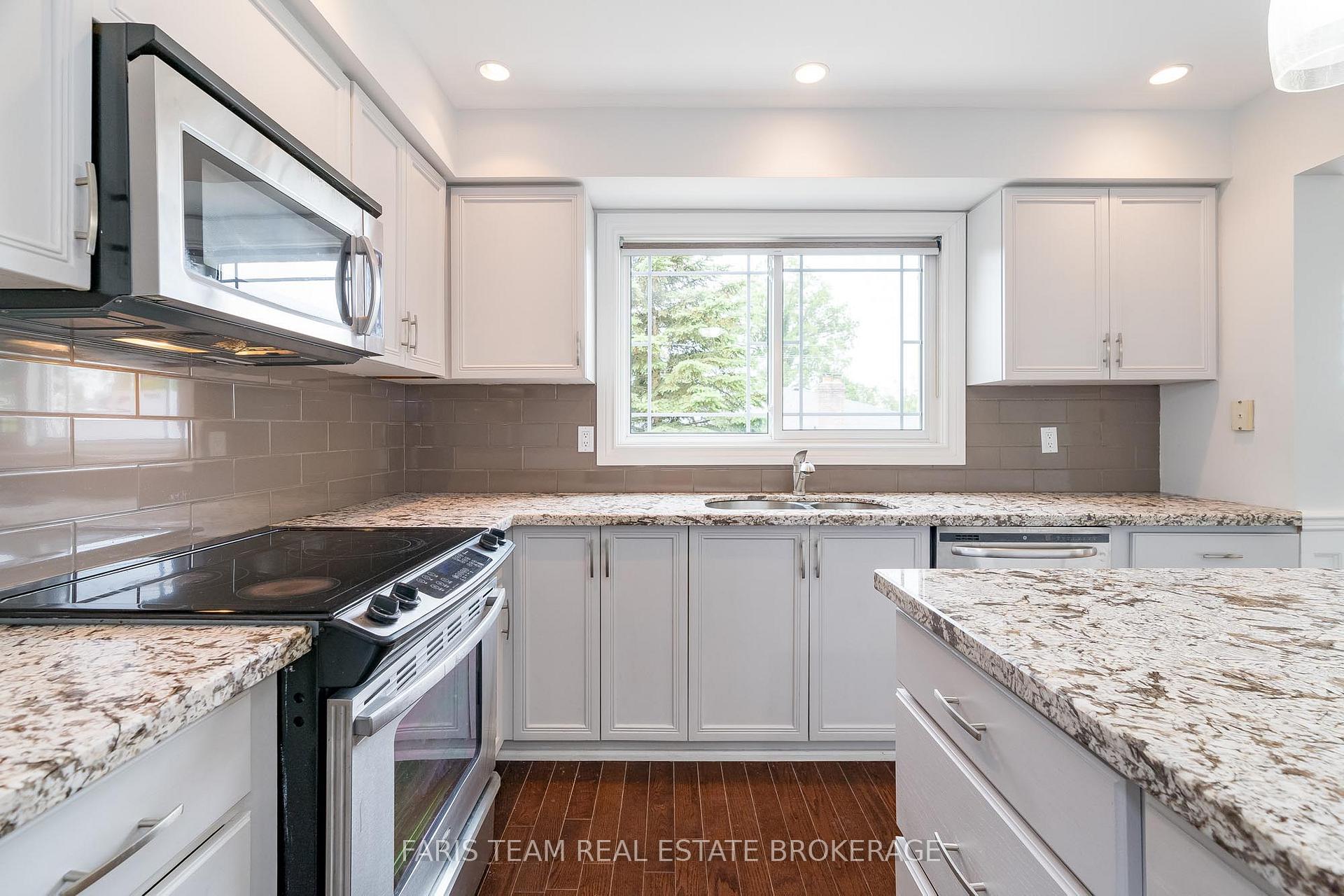 Photo 11 of 17 Radenhurst Crescent, Barrie, Grove East — HOMEH