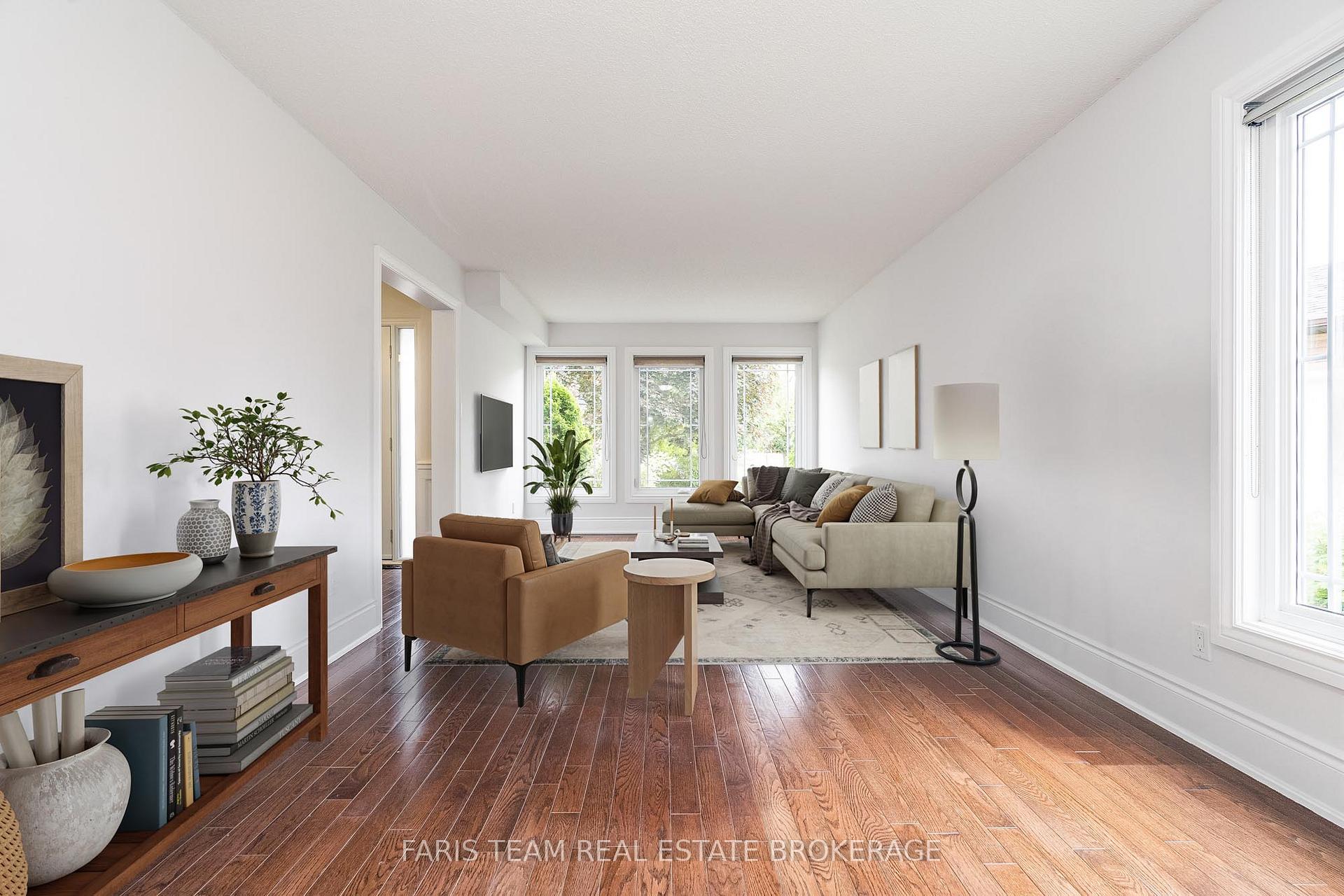 Photo 14 of 17 Radenhurst Crescent, Barrie, Grove East — HOMEH