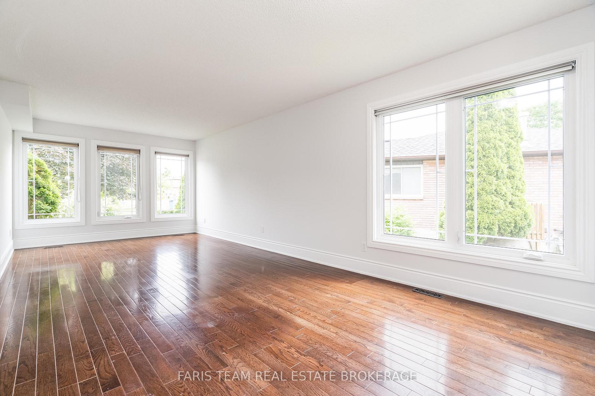 Photo 15 of 17 Radenhurst Crescent, Barrie, Grove East — HOMEH