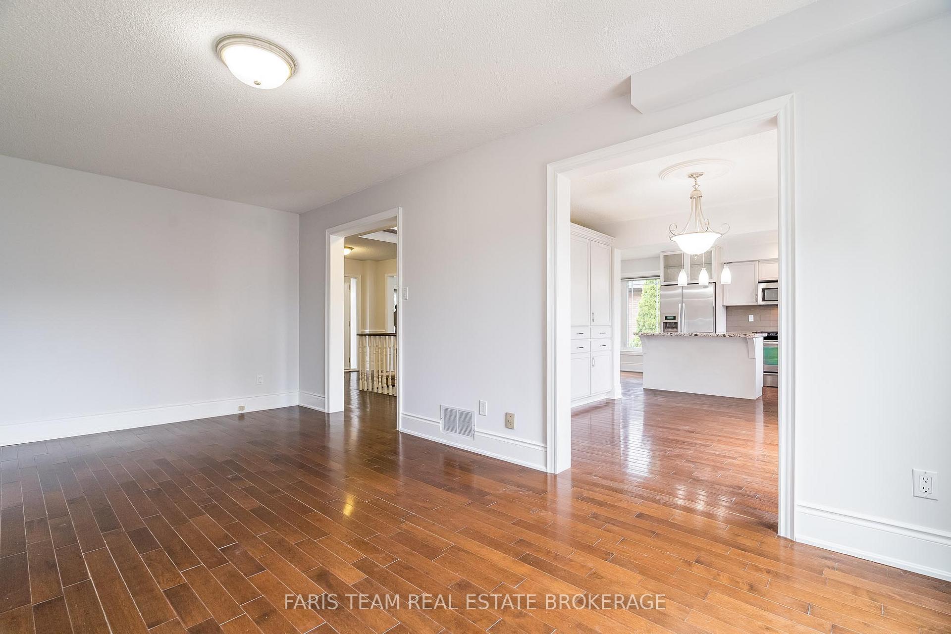 Photo 18 of 17 Radenhurst Crescent, Barrie, Grove East — HOMEH