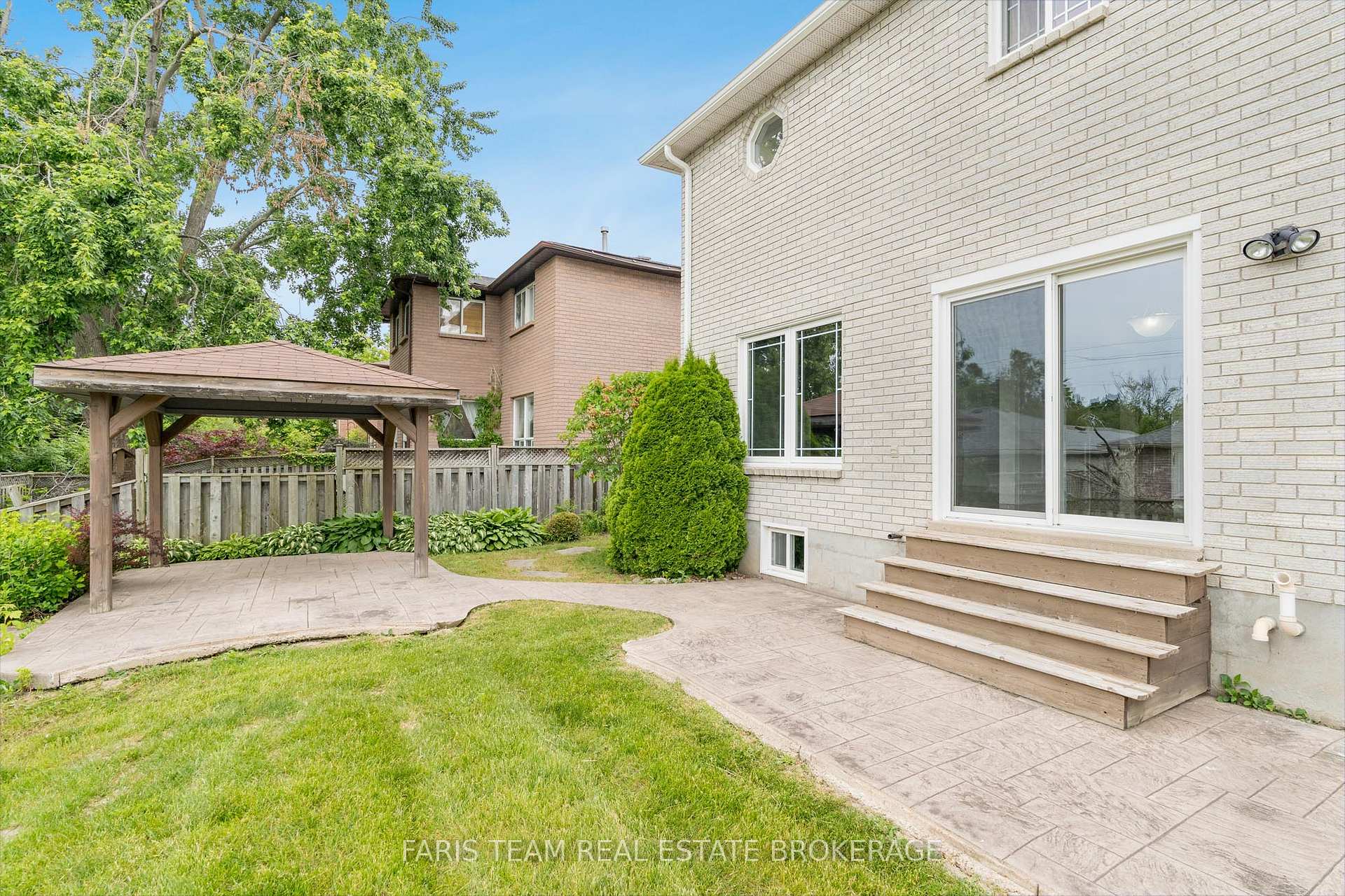 Photo 35 of 17 Radenhurst Crescent, Barrie, Grove East — HOMEH