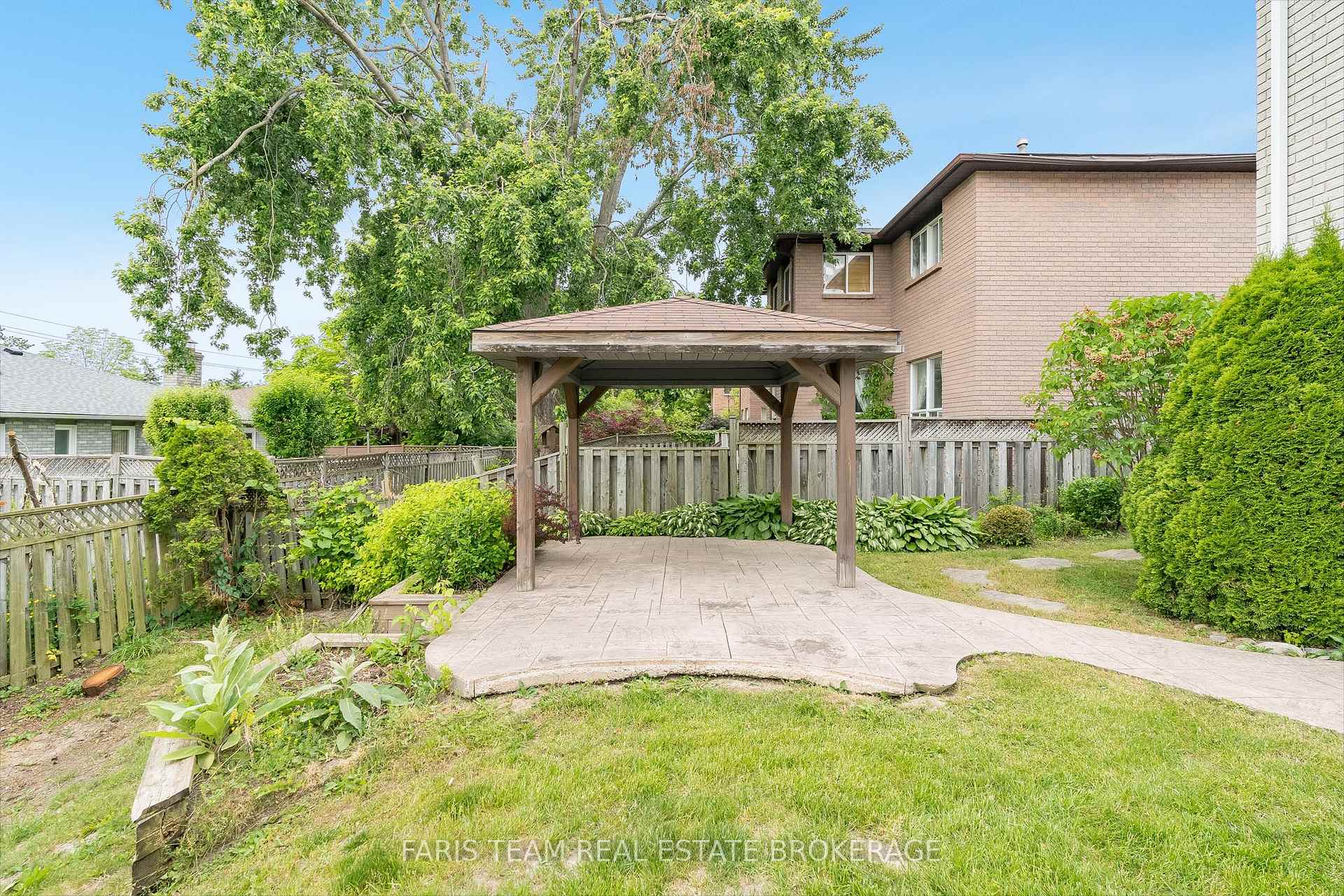 Photo 38 of 17 Radenhurst Crescent, Barrie, Grove East — HOMEH