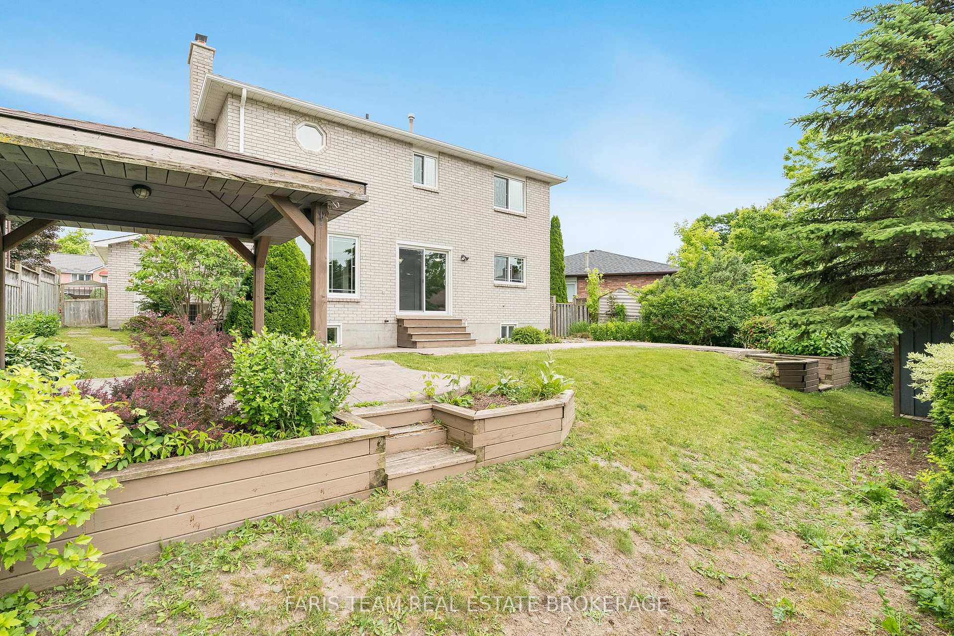 Photo 39 of 17 Radenhurst Crescent, Barrie, Grove East — HOMEH