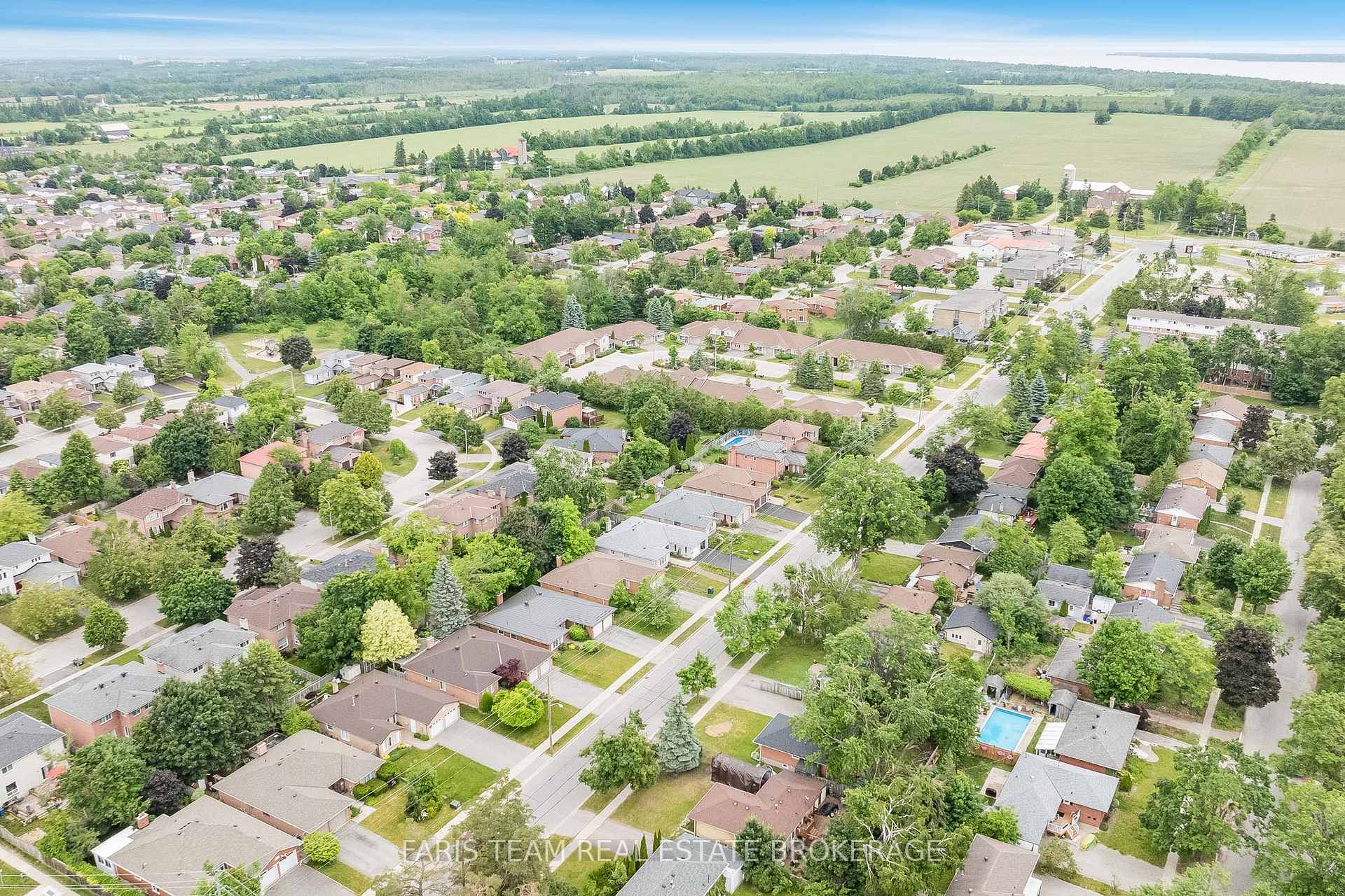 Photo 43 of 17 Radenhurst Crescent, Barrie, Grove East — HOMEH