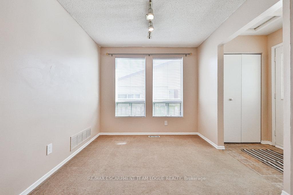 Photo 7 of 2251 Manchester Drive, Burlington, Brant Hills — HOMEH