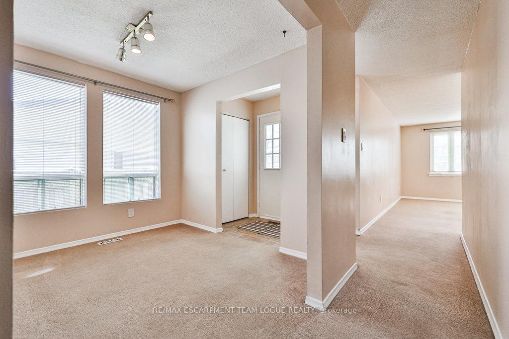Photo 10 of 2251 Manchester Drive, Burlington, Brant Hills — HOMEH