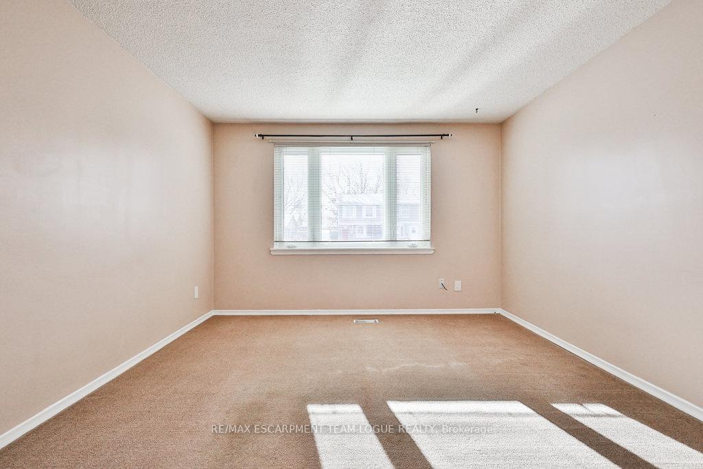 Photo 13 of 2251 Manchester Drive, Burlington, Brant Hills — HOMEH