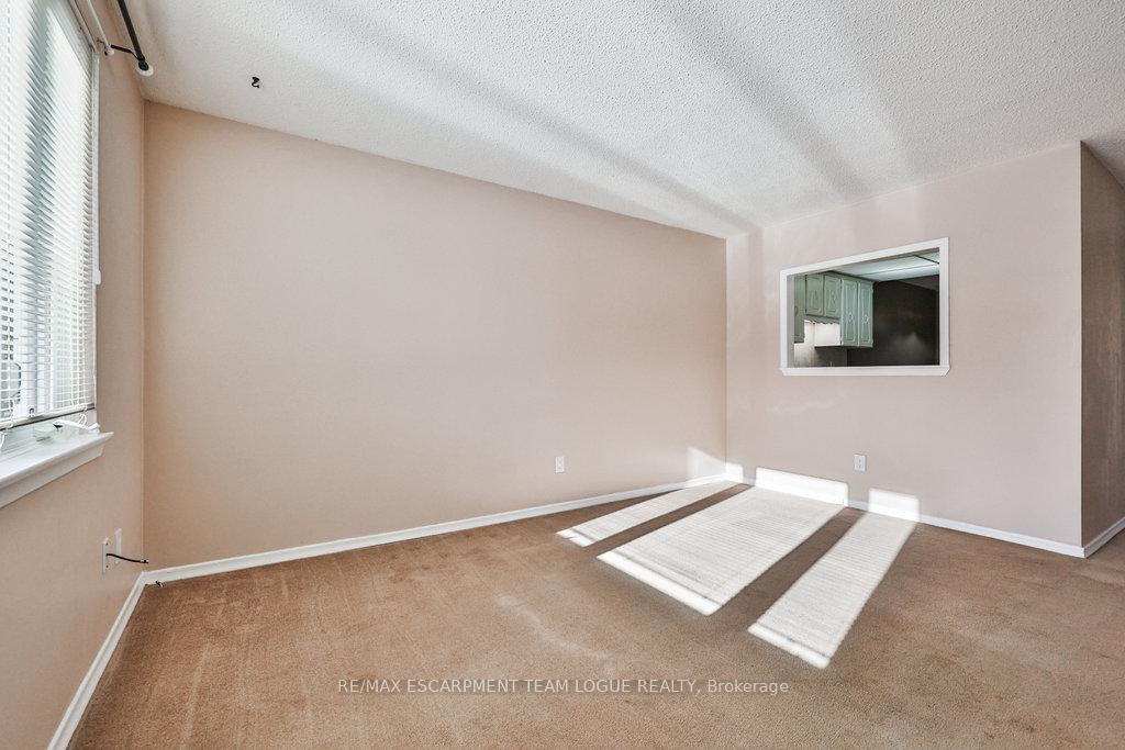 Photo 15 of 2251 Manchester Drive, Burlington, Brant Hills — HOMEH