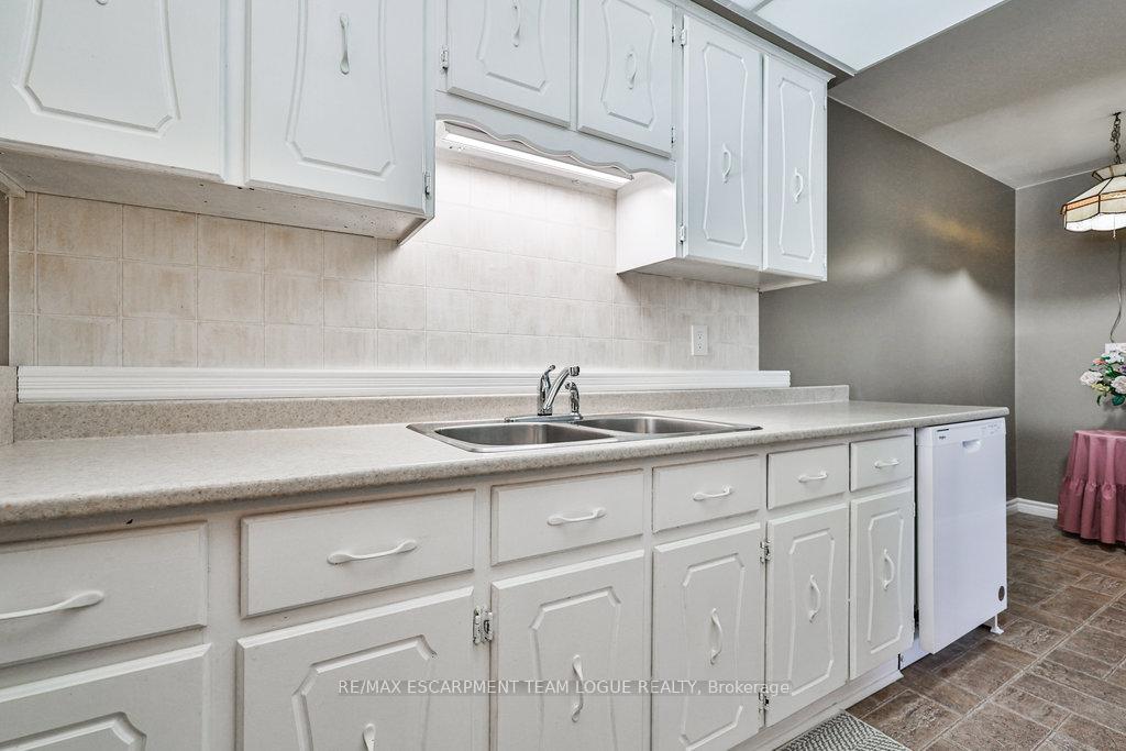 Photo 19 of 2251 Manchester Drive, Burlington, Brant Hills — HOMEH