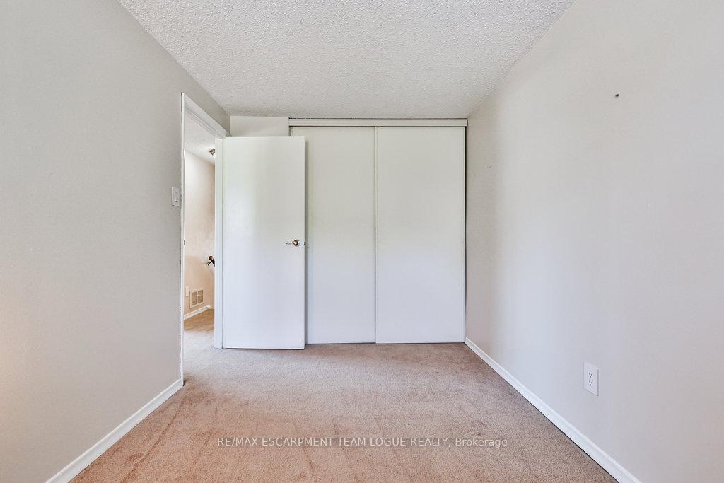 Photo 21 of 2251 Manchester Drive, Burlington, Brant Hills — HOMEH