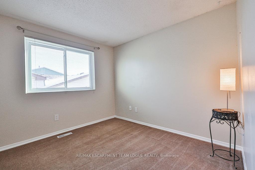 Photo 25 of 2251 Manchester Drive, Burlington, Brant Hills — HOMEH