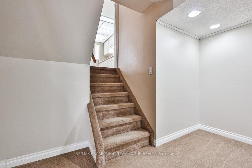 Photo 29 of 2251 Manchester Drive, Burlington, Brant Hills — HOMEH