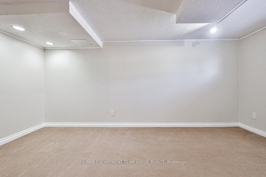 Photo 31 of 2251 Manchester Drive, Burlington, Brant Hills — HOMEH