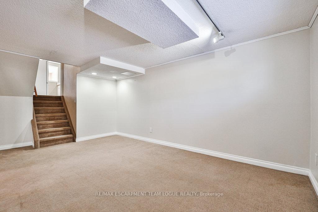 Photo 32 of 2251 Manchester Drive, Burlington, Brant Hills — HOMEH