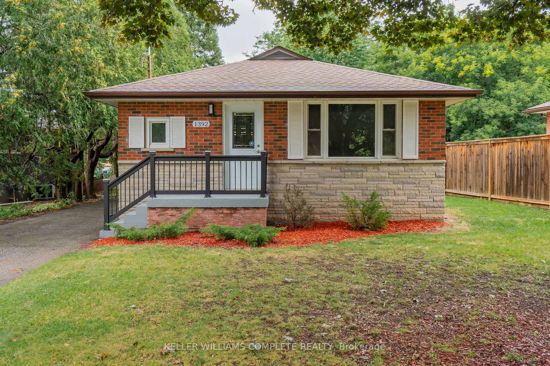 Photo 1 of 1392 Royal Drive, Burlington, Mountainside — HOMEH
