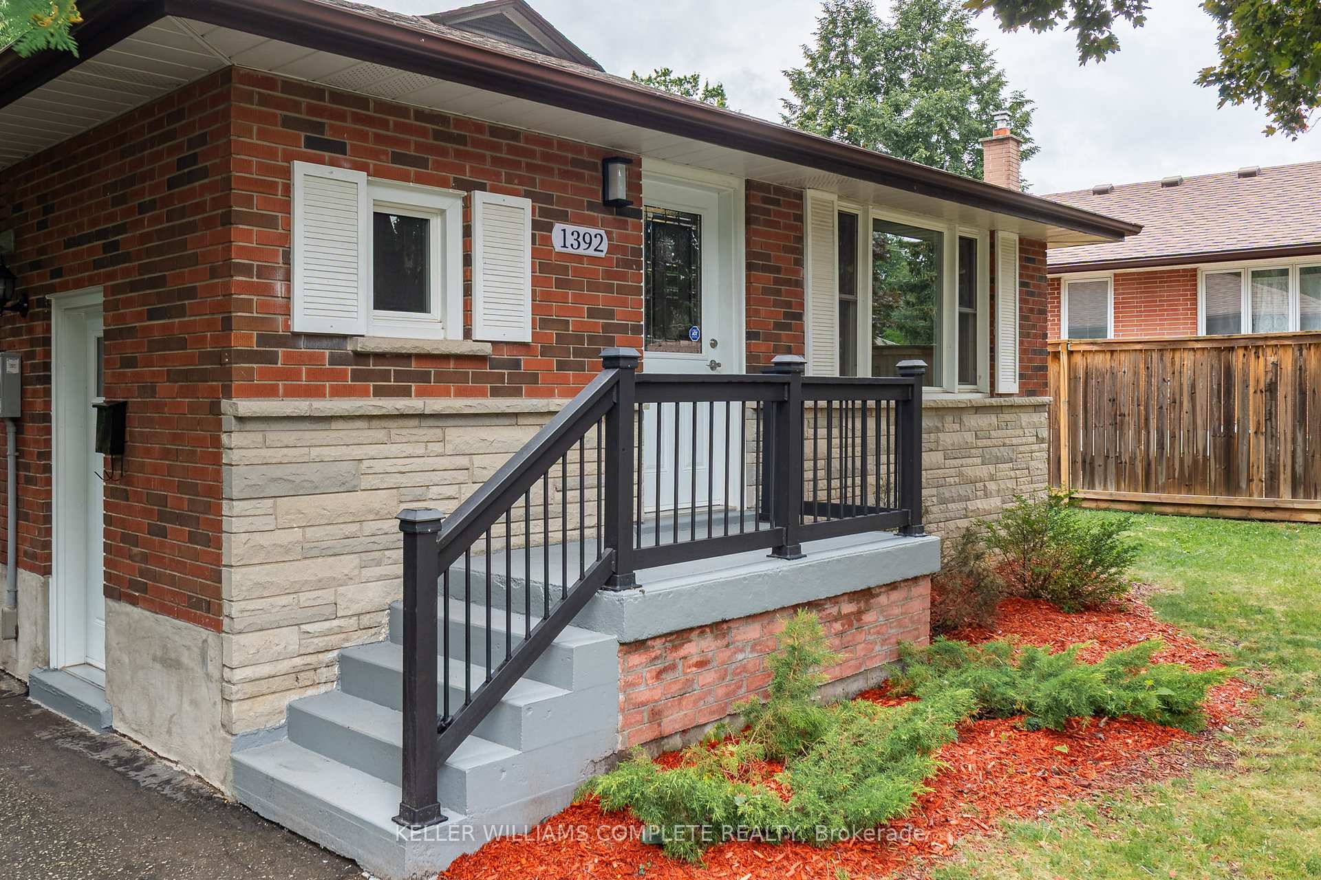 Photo 4 of 1392 Royal Drive, Burlington, Mountainside — HOMEH