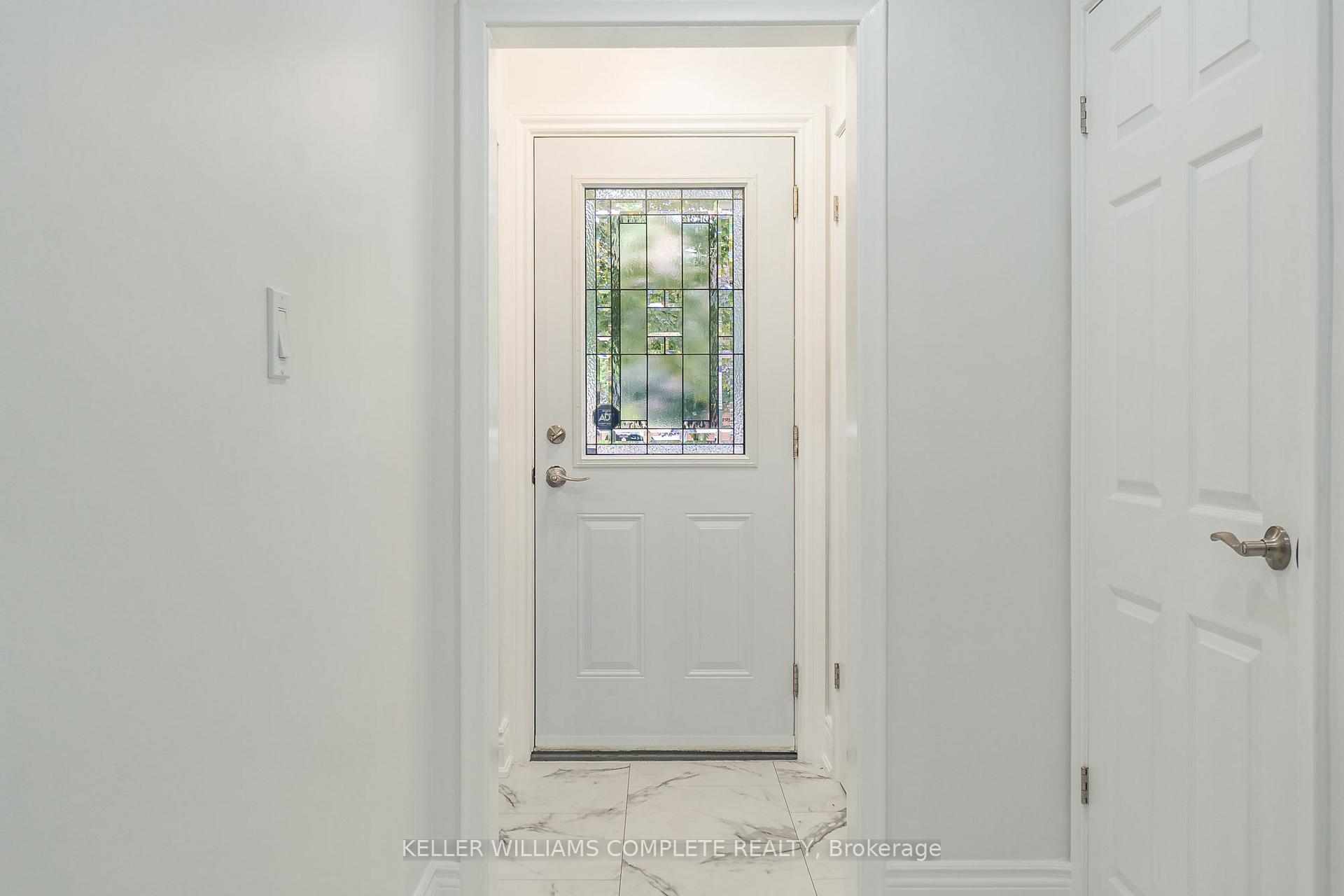 Photo 7 of 1392 Royal Drive, Burlington, Mountainside — HOMEH
