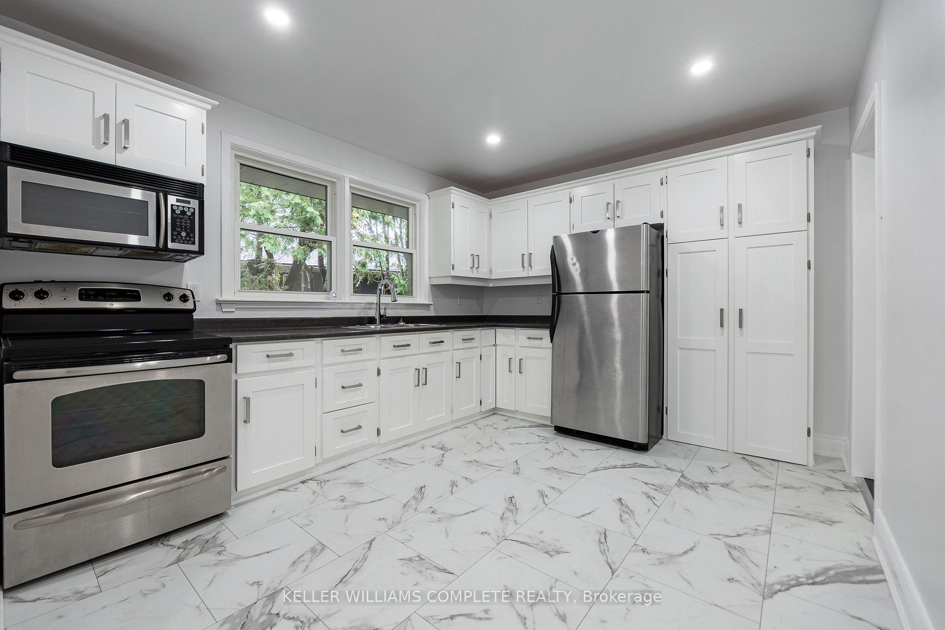 Photo 17 of 1392 Royal Drive, Burlington, Mountainside — HOMEH