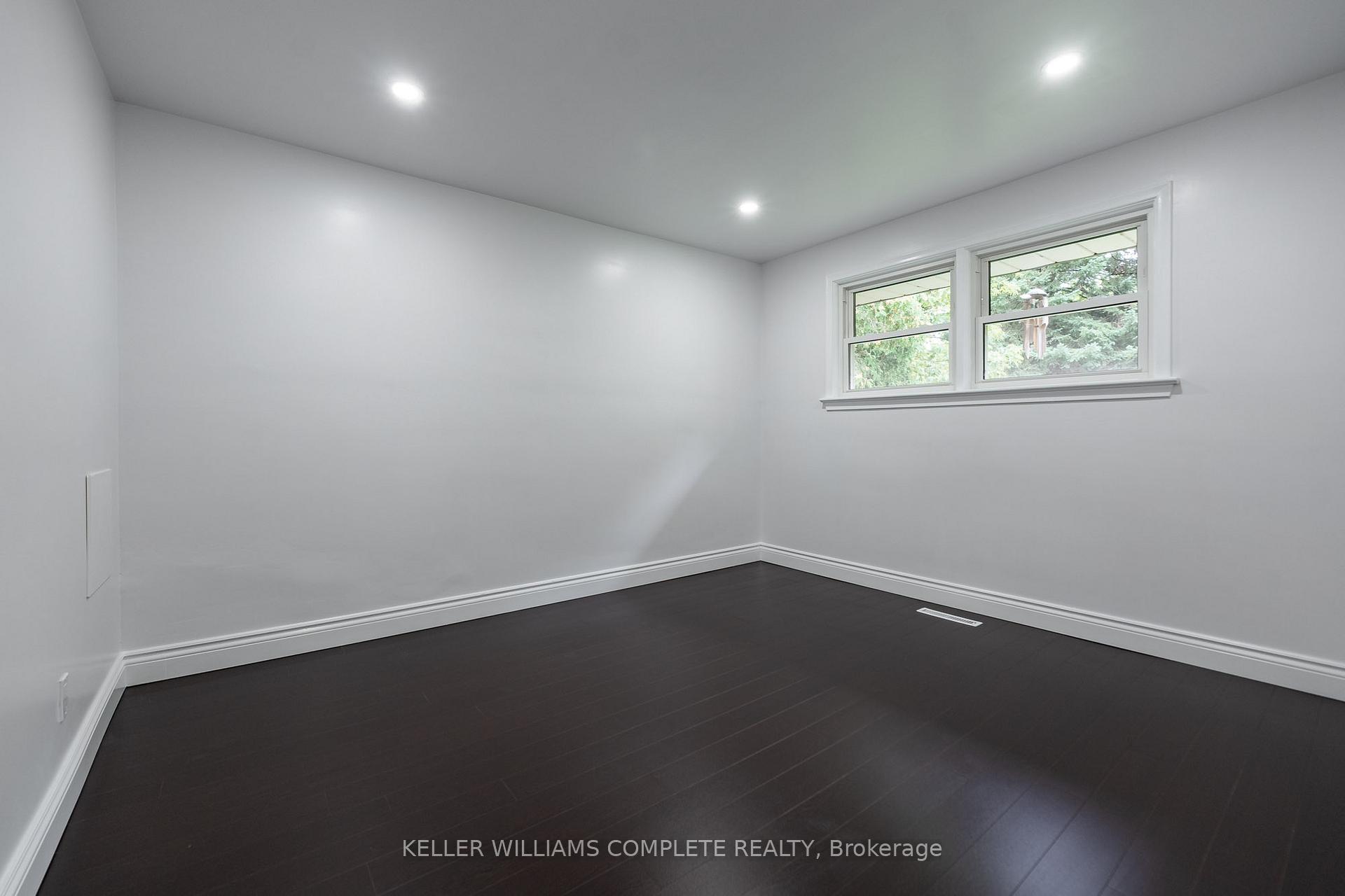 Photo 21 of 1392 Royal Drive, Burlington, Mountainside — HOMEH
