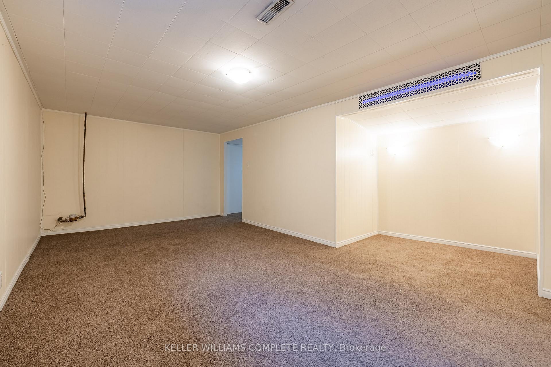 Photo 29 of 1392 Royal Drive, Burlington, Mountainside — HOMEH