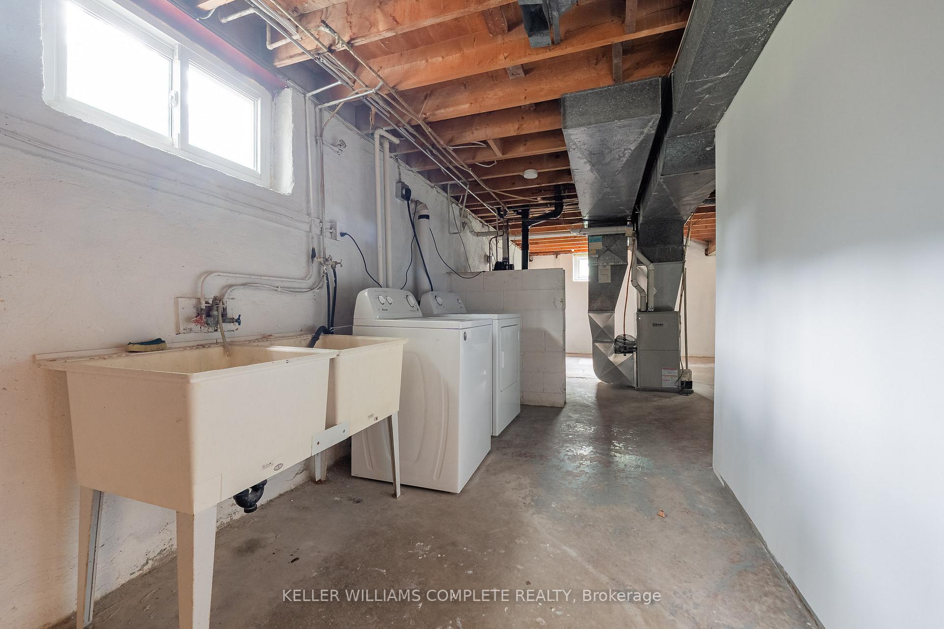 Photo 30 of 1392 Royal Drive, Burlington, Mountainside — HOMEH