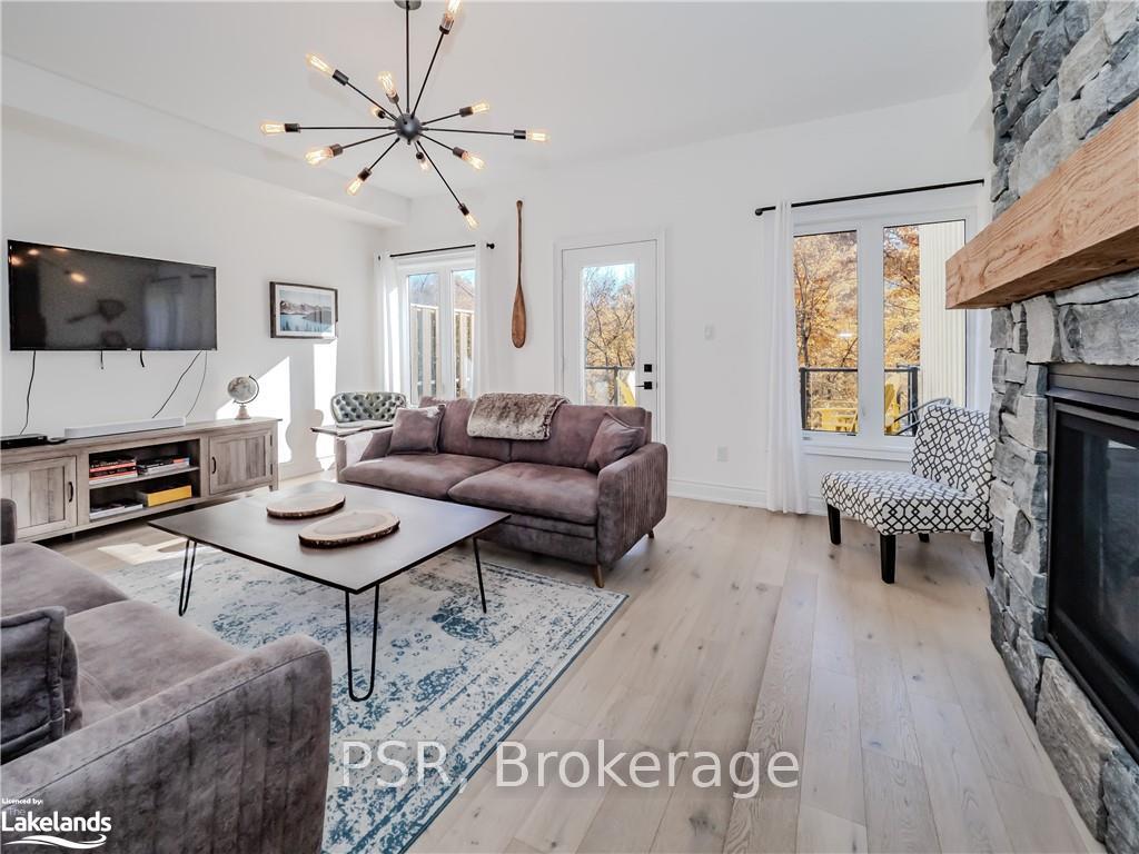 Photo 8 of 51 Rockmount Crescent, Gravenhurst, Muskoka (S) — HOMEH