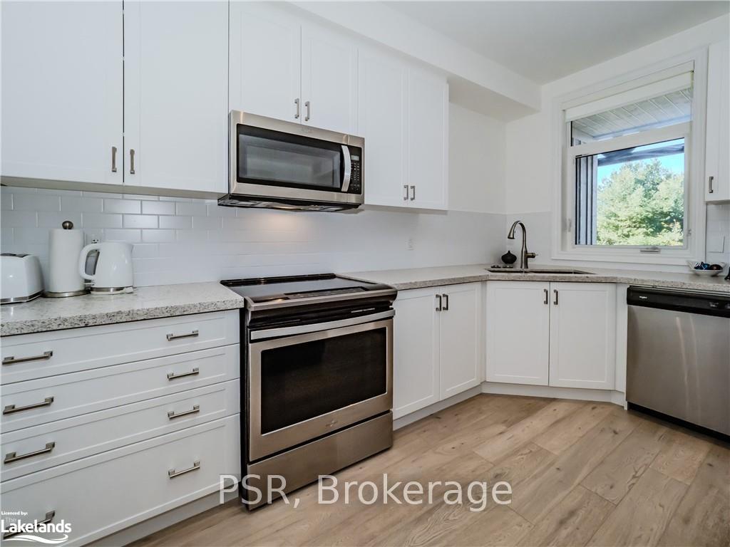 Photo 12 of 51 Rockmount Crescent, Gravenhurst, Muskoka (S) — HOMEH